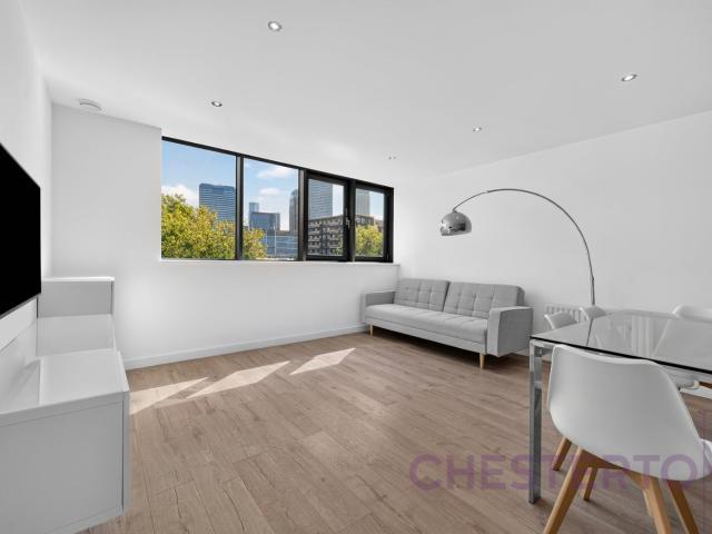 Apartment for rent in Poplar Grove, Greater London
