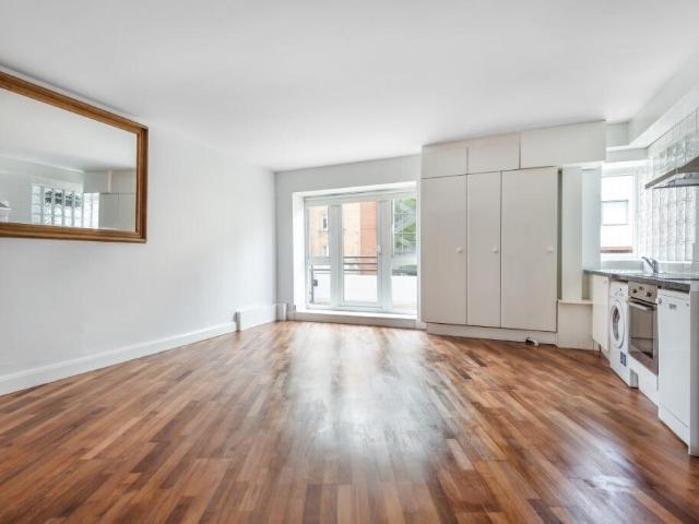 Apartment for rent in Brompton, Greater London