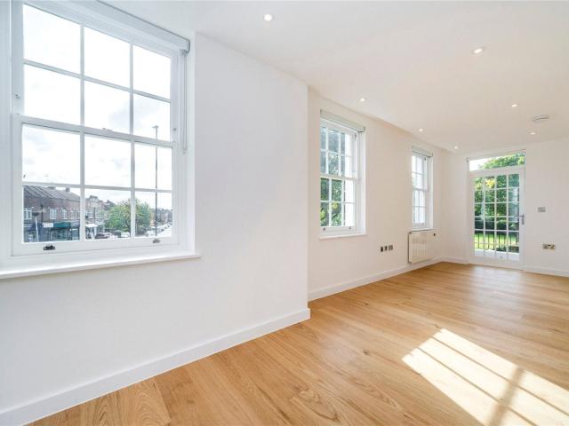 Apartment for rent in London Borough of Hounslow, Feltham