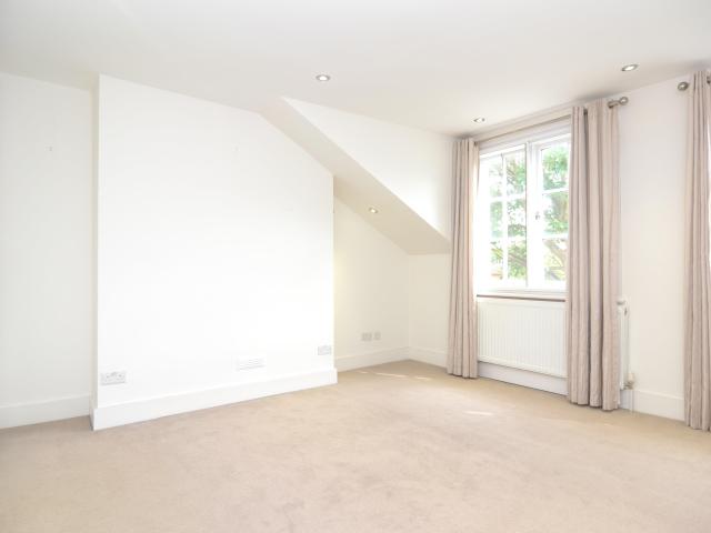 Apartment for rent in North Sheen, Greater London