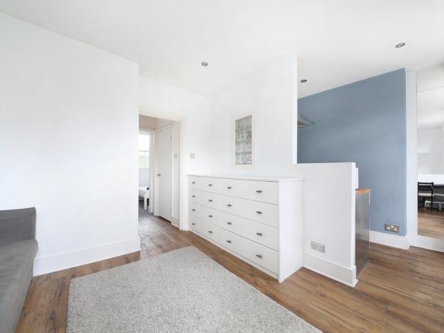 Apartment for rent in Stockwell, Greater London