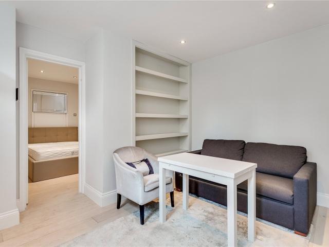 Apartment for rent in Brompton, Greater London