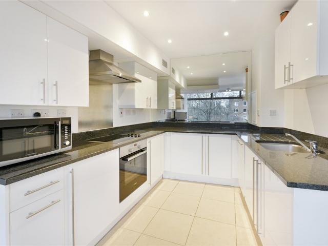 Apartment for rent in South Lambeth, Greater London