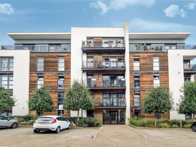 Apartment for rent in Southfields, Greater London