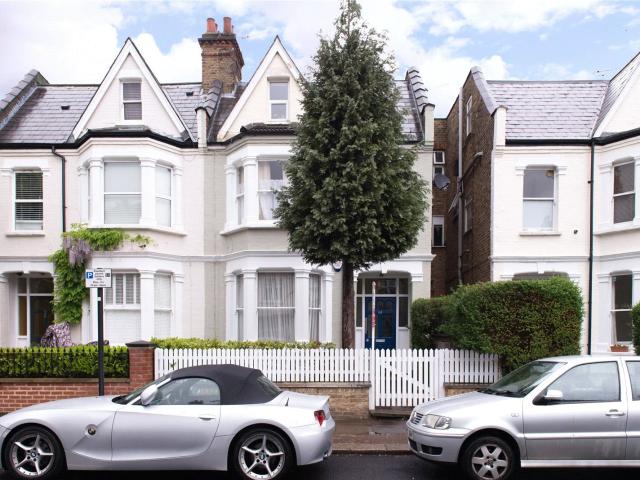 Apartment for rent in London Borough of Hounslow, Strand