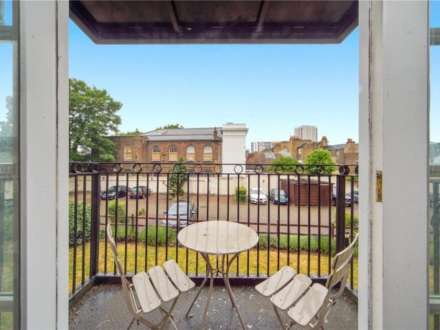 Apartment for rent in Stockwell Park, Greater London
