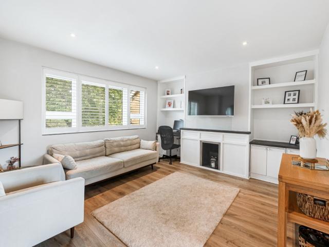 Apartment for rent in London Borough of Hounslow, Strand