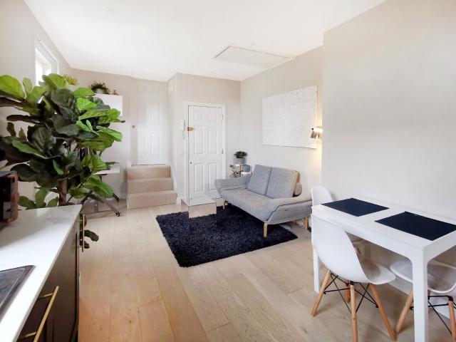 Apartment for rent in East Sheen, Greater London