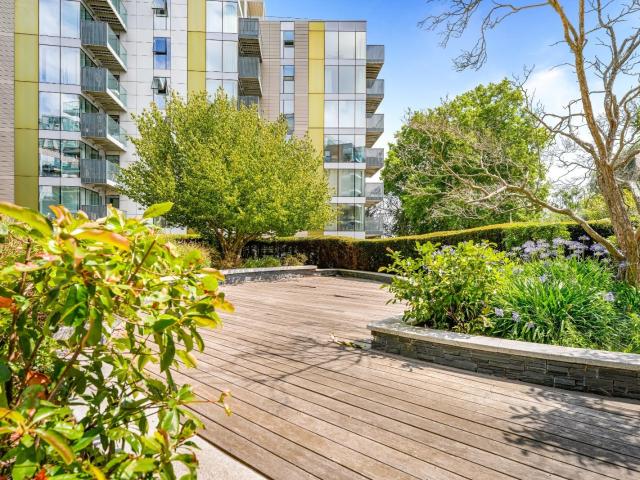 Apartment for rent in Stamford Hill, Greater London
