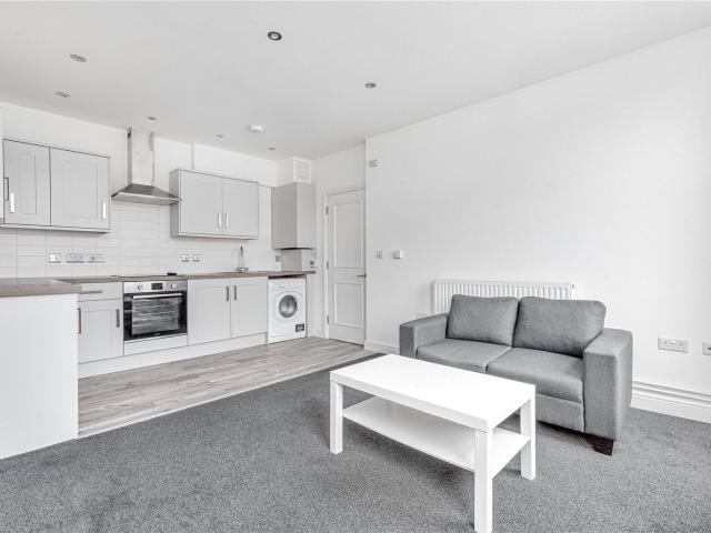 Apartment for rent in London Borough of Hounslow, Strand