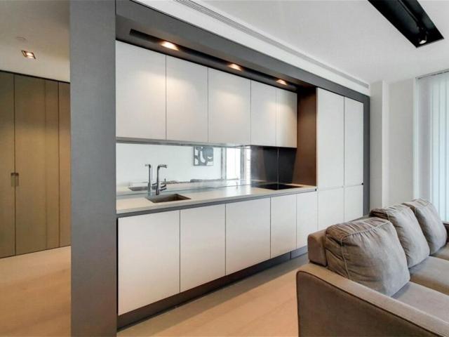 Apartment for rent in Wood Wharf, Greater London