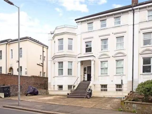 Apartment for rent in Surbiton, Greater London