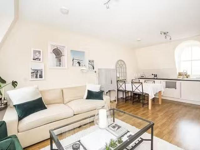 Apartment for rent in Hammersmith, Greater London
