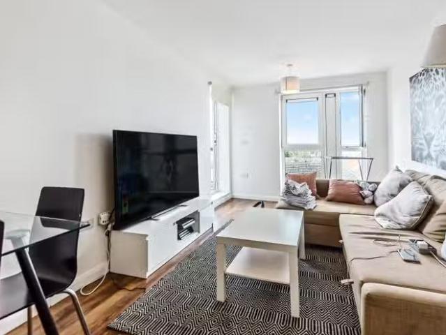 Apartment for rent in Slough, Isle Of Man