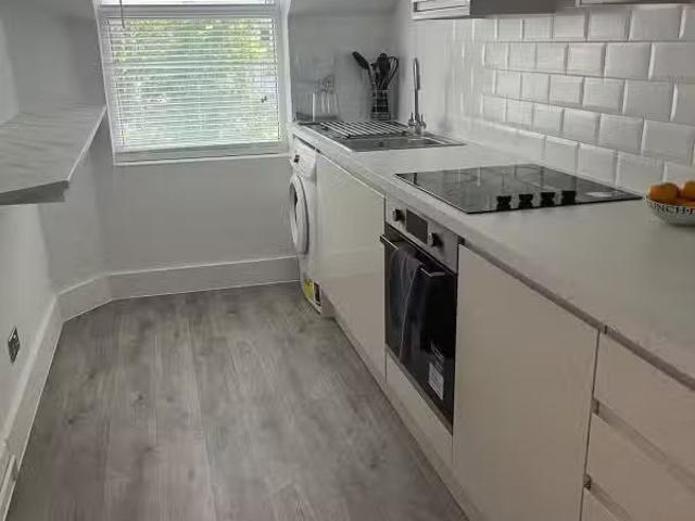 Apartment for rent in Berrylands, Berrylands