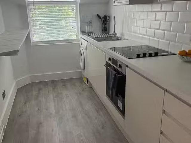 Apartment for rent in Berrylands, Berrylands