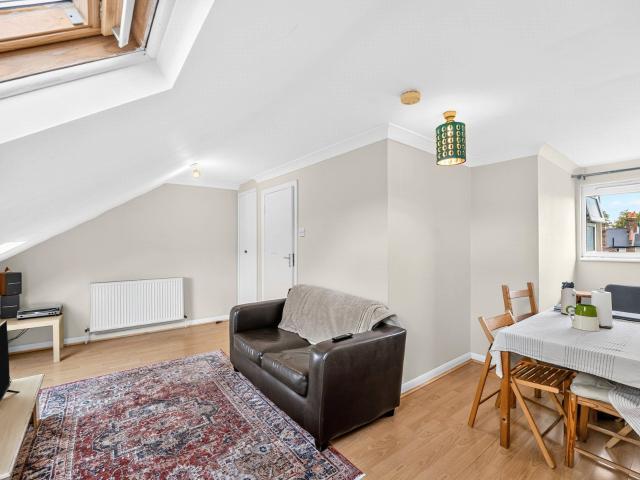 Apartment for rent in Furzedown, Greater London
