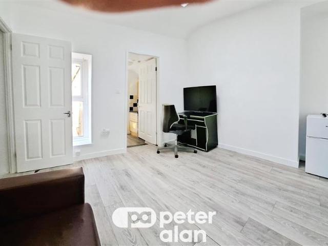 House for rent in Nangreaves, Wales