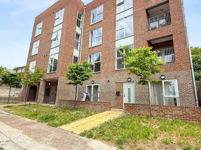 Apartment for rent in Luton, Chatham