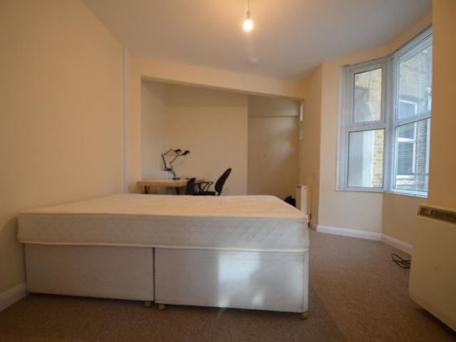 House for rent in Lower Halliford, Surrey
