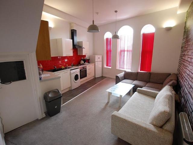 House for rent in Ashton-under-Lyne, Tameside