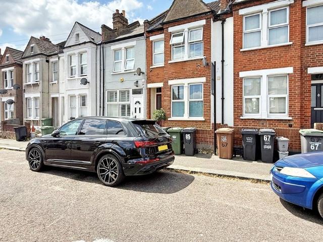 Apartment for rent in London Borough of Lewisham, Lower Sydenham
