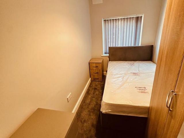 Room for rent in Hall End, West Bromwich
