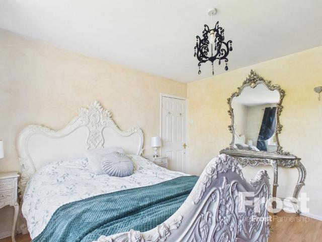 Room for rent in London Borough of Hounslow, Hanworth