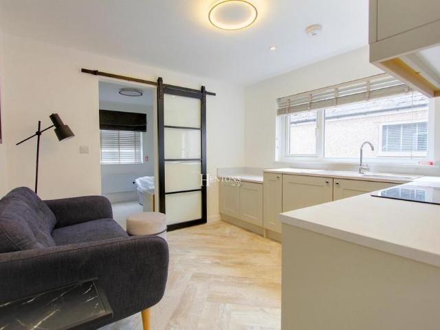 House for rent in Plasnewydd, Falcon Lodge