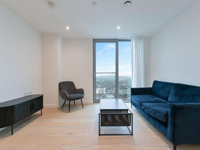 House for rent in Watford Heath, Watford