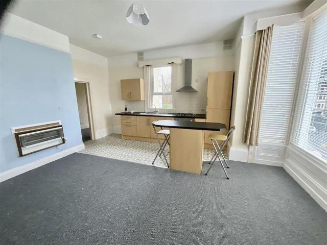 House for rent in South Cliff, Kepwick