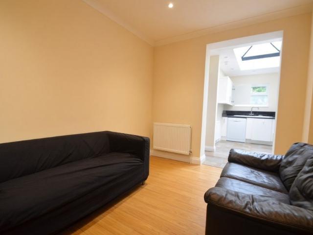 House for rent in Row Town, Surrey