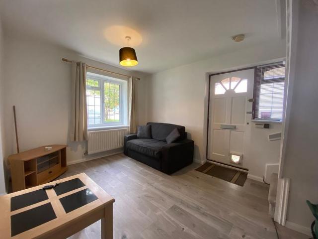 House for rent in Woodloes Park, Green Close