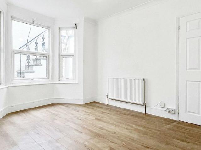 Apartment for rent in Brompton, Gillingham