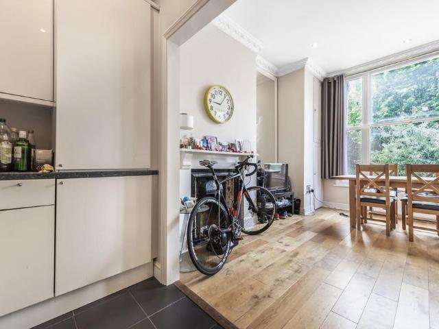 House for rent in Stockwell Park, Greater London