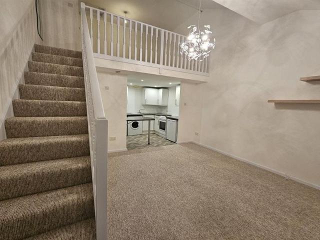 House for rent in East Chevington, Hadston