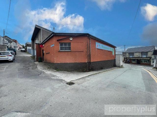 Land for sale in Tonyrefail, Coedely