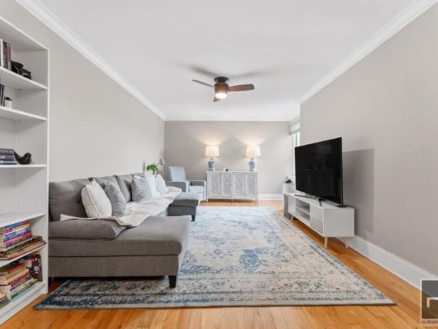 Apartment for sale in Queens, Arverne