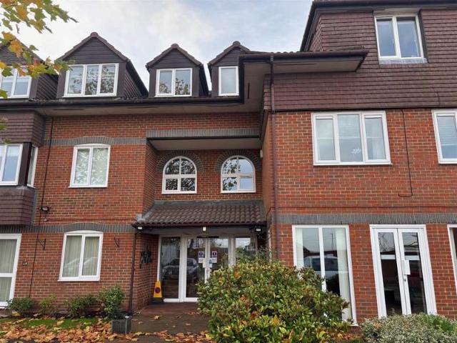 House for sale in Bushey, Bushey Heath