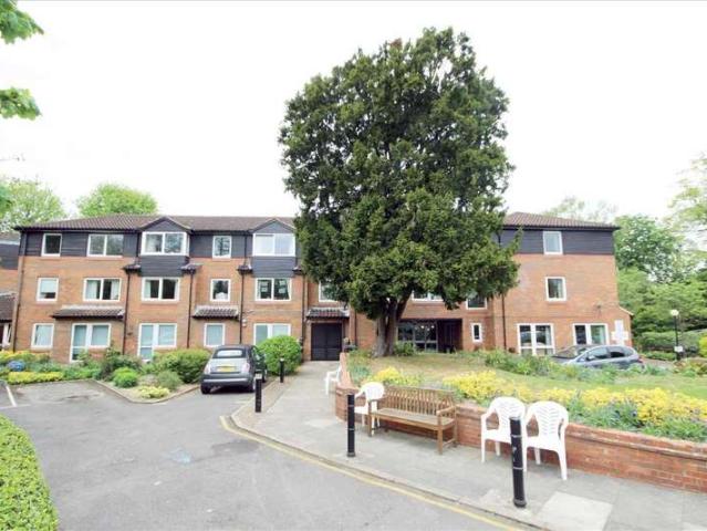 House for sale in Bushey, Bushey Heath