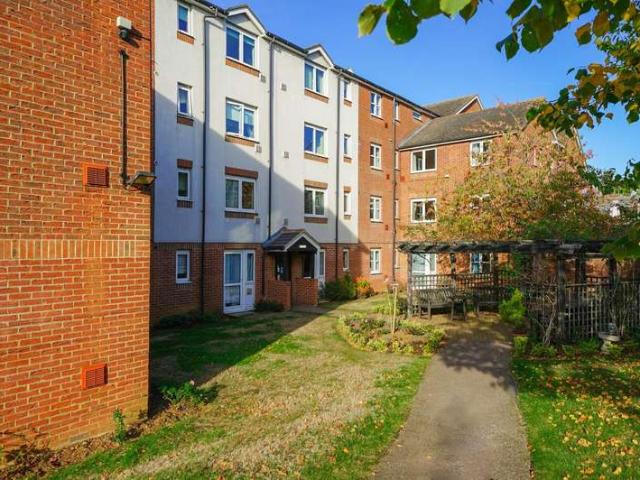 House for sale in Leighton-Linslade, Leighton Buzzard
