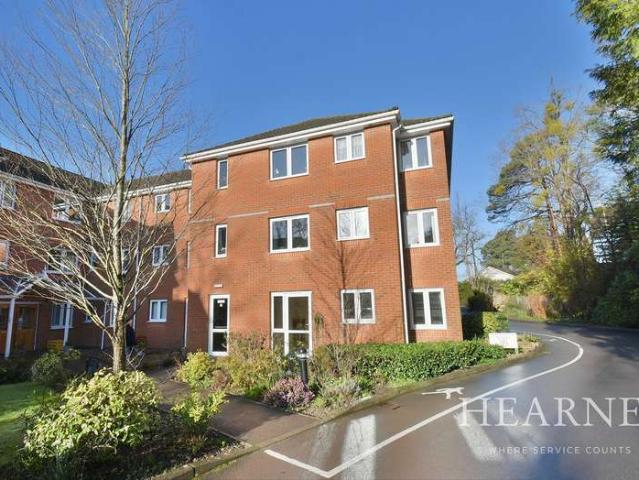House for sale in Tricketts Cross, Ferndown