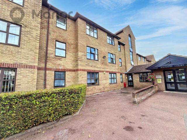 House for sale in Loxford, Greater London
