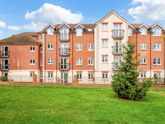House for sale in Woodcote, Epsom