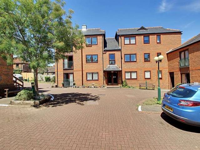 House for sale in Pouchen End, Hertfordshire