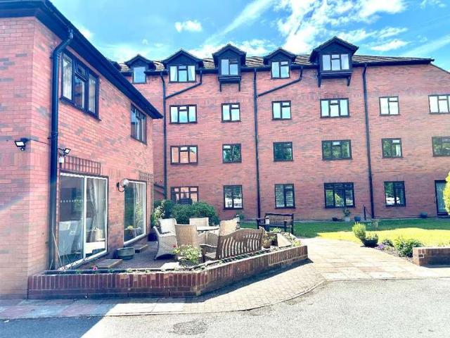 House for sale in Farnborough, Greater London