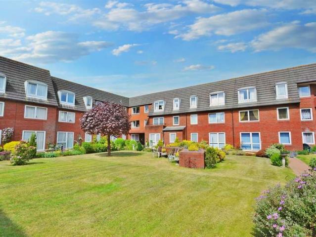 House for sale in Tricketts Cross, Ferndown