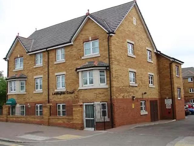 House for rent in Ponders End, Greater London
