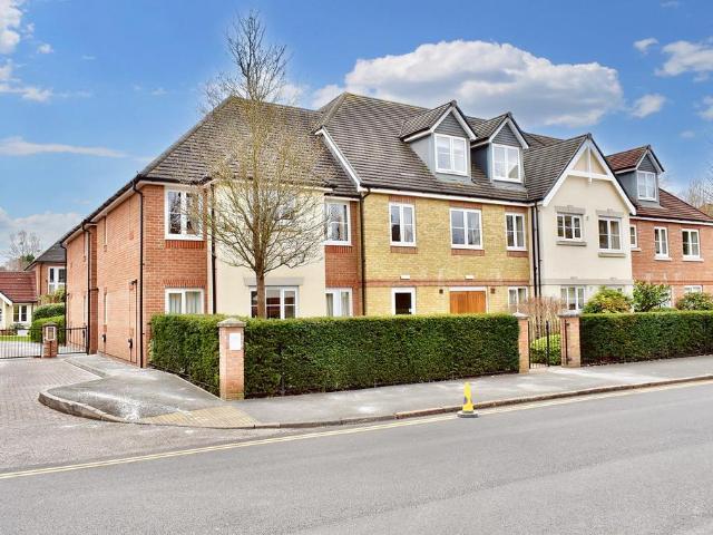 House for sale in Pachesham Park, Surrey