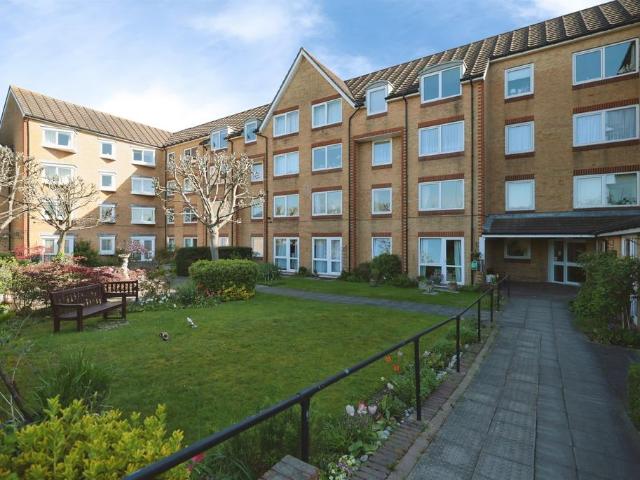 House for sale in Holywell Estate, North Watford